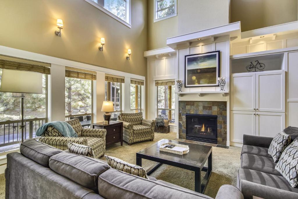 RiverWild House | Big Canyon Home River Trail Access