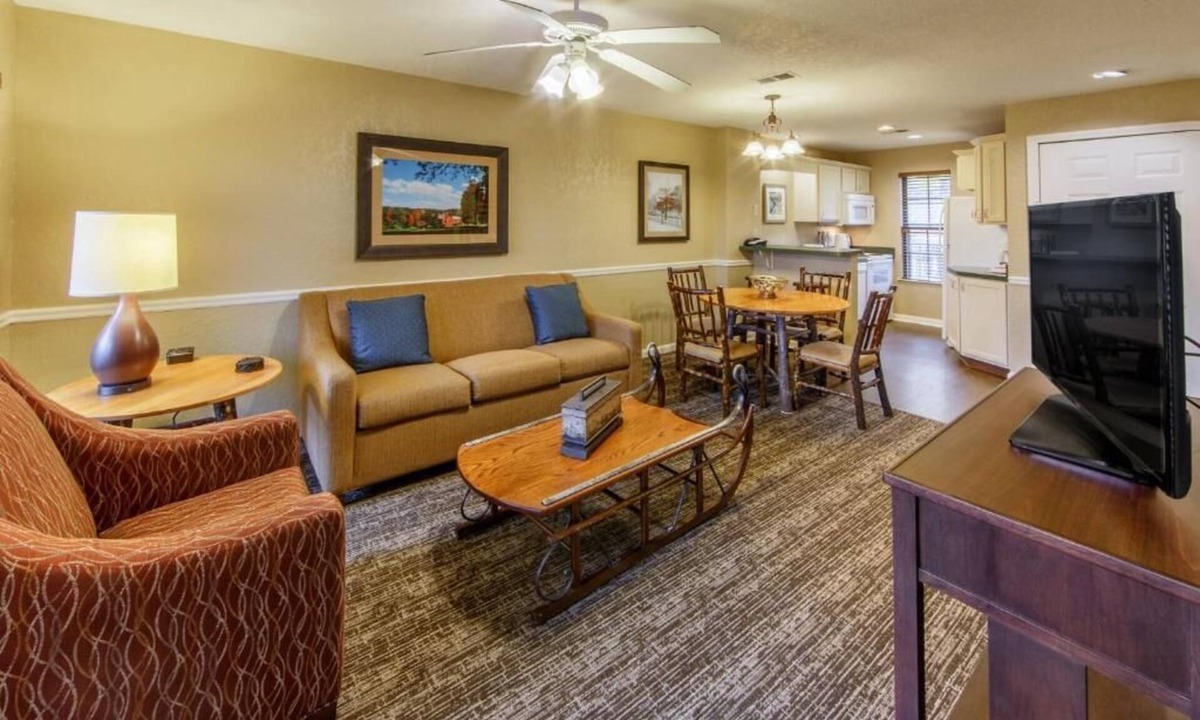 South Lee House | Big Chill + Big Thrill | Three 2BR Villas w/Pools, Sauna & Arcade Fun