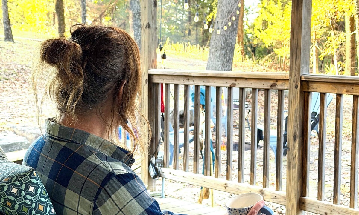 Cookson House | Big Deck Walk2Lake Fish Group Friendly Escape