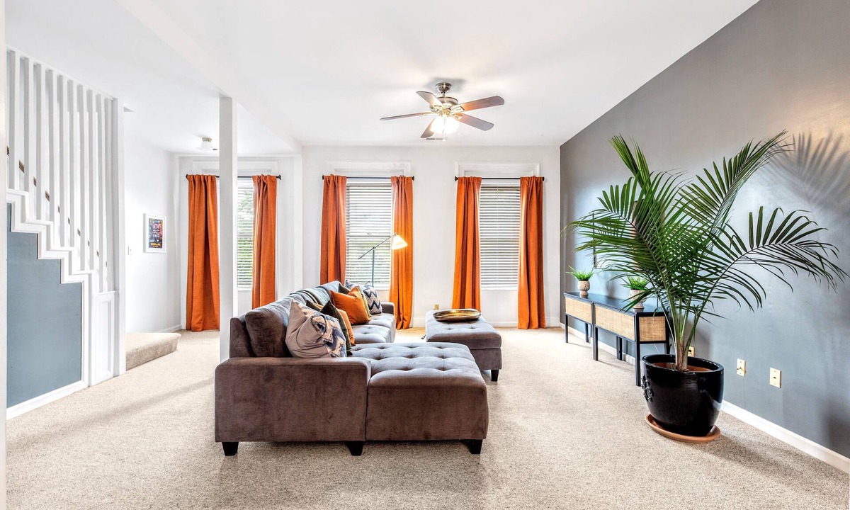 Soulard Apartment | BIG Family Unit/Sleep 6/Mins to Stadium & Brewery