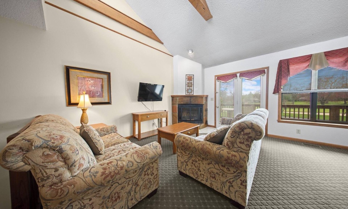 Lake Tansi House | Big Group Lake Tansi Escape | Resort Fun, Sleeps 10