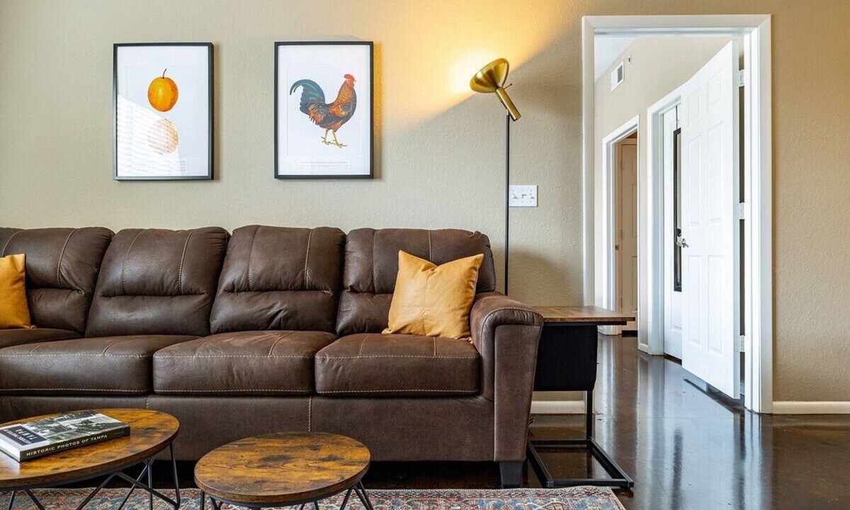 Channel District Apartment | Big Guava in Channelside 2/2 Double Master King
