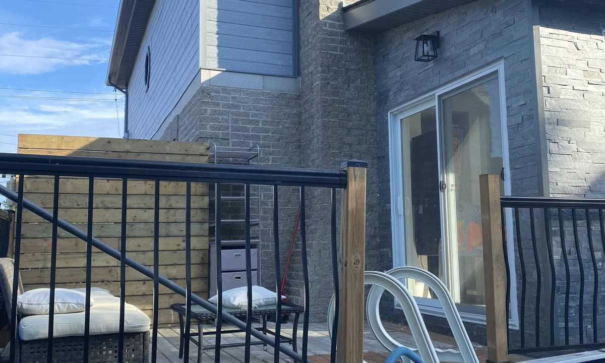 Brossard House | Big House 15min Montreal Dowtown Dream Family
