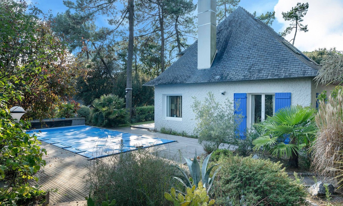Pornichet Ski Chalet | Big house for 8 with a pool in Pornichet