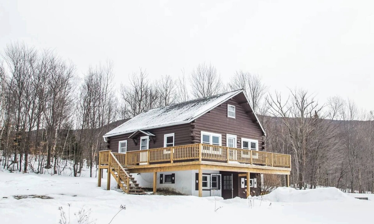 Montgomery Center Cabin | Big Moose Lodge Unit 1 Top Unit