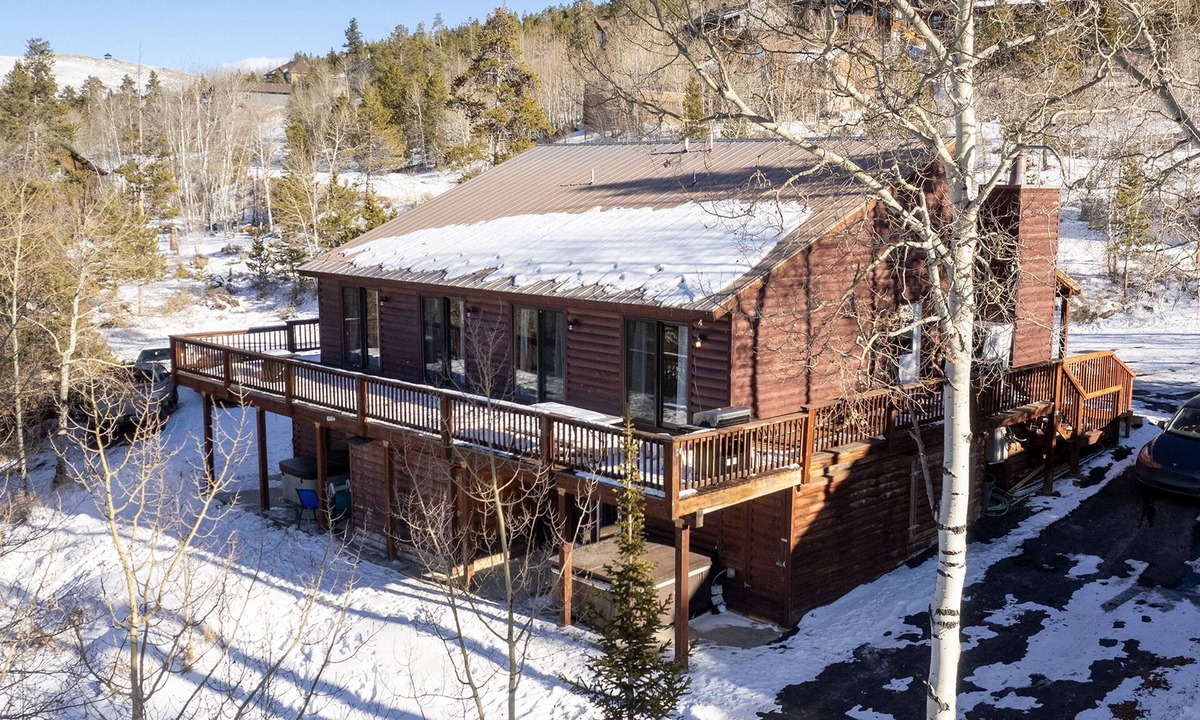Innsbruck Val Moritz House | Big Mountain Views for Large Groups Near Granby Ranch