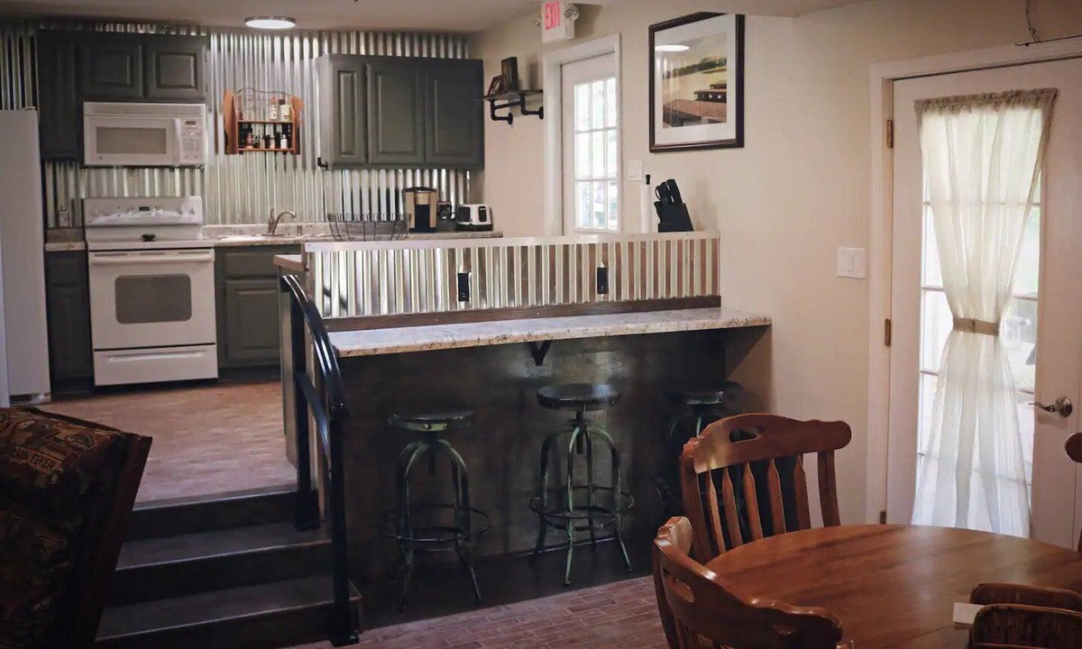 Bull Shoals House | Big or Small Family, Your Lake Escape Awaits!