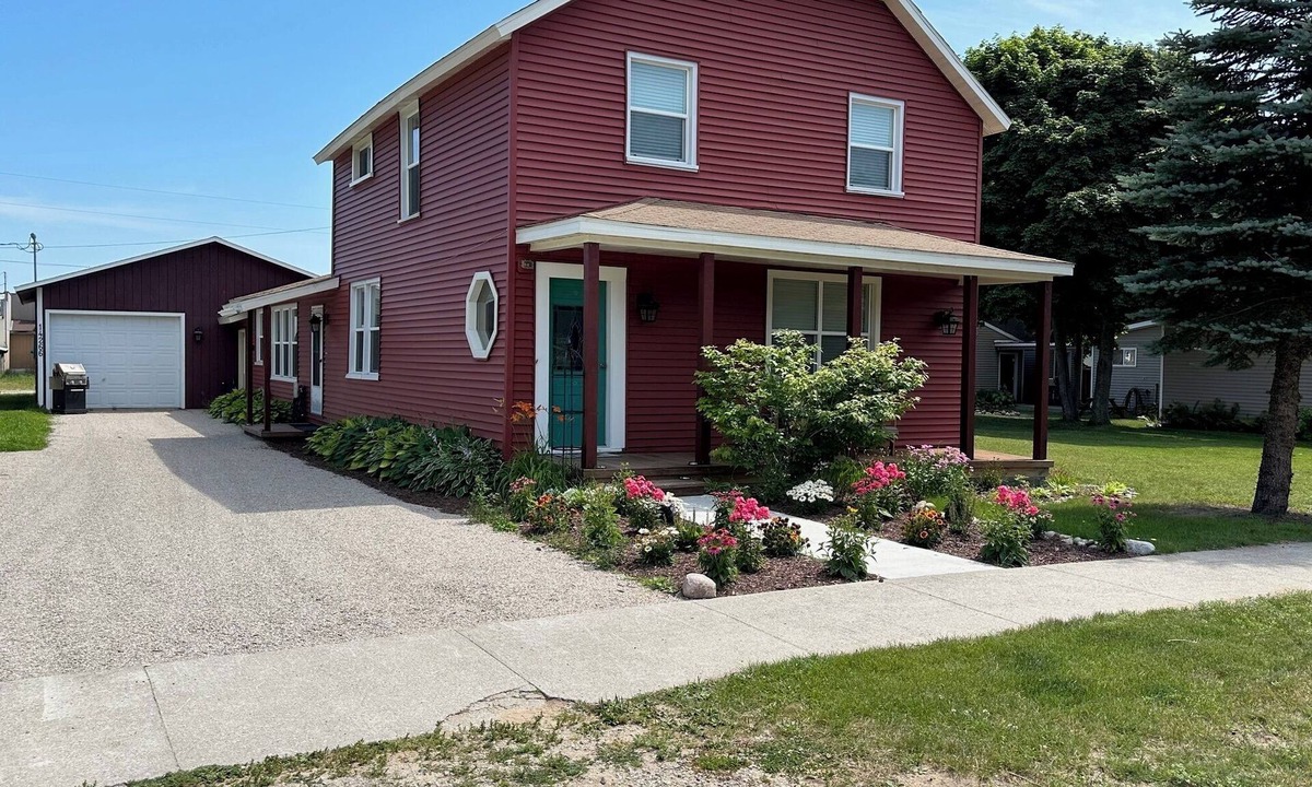 Grand Marais House | Big Red a newly renovated 4 bedroom historic home in the heart of Grand Marais!