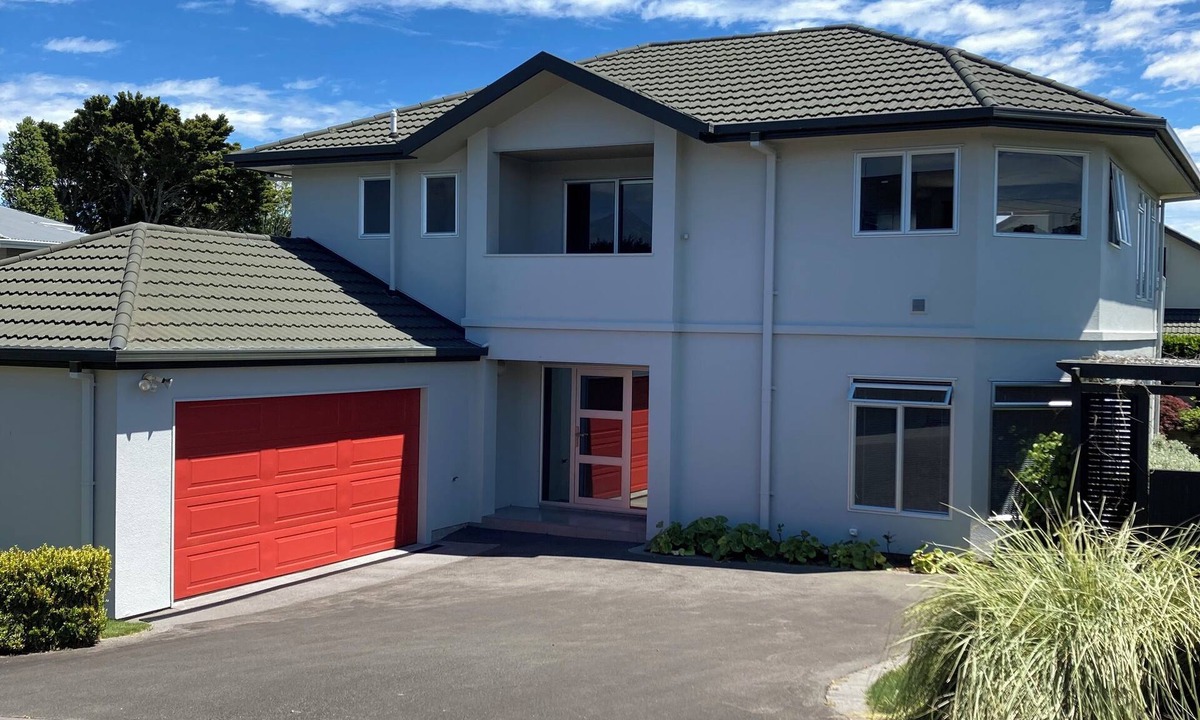New Plymouth House | Big Red Door on Lismore