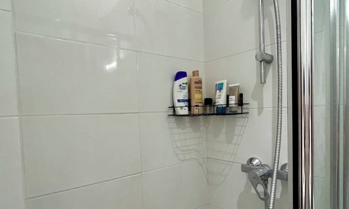 Cachan Apartment | Big room next to train B, 15 minutes go to center ville