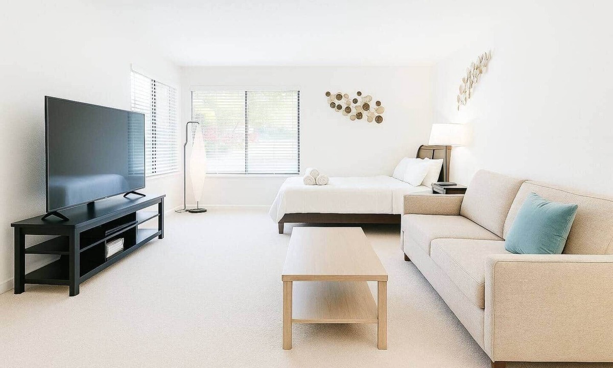 Sunnyvale House | Big Room Queen Bed & Sofa Bed/Perfect environment