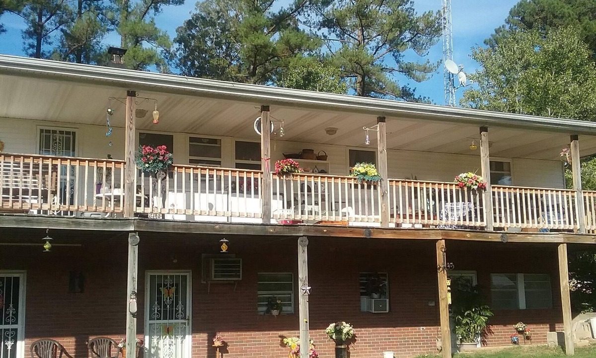 Big Sandy House | Big Sandy, TN, Sleeps 8