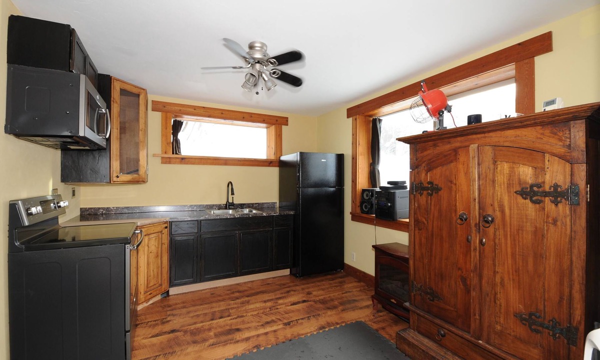 Wasatch County Cabin | BIG TINI CABIN for Rent Long Term Preferred