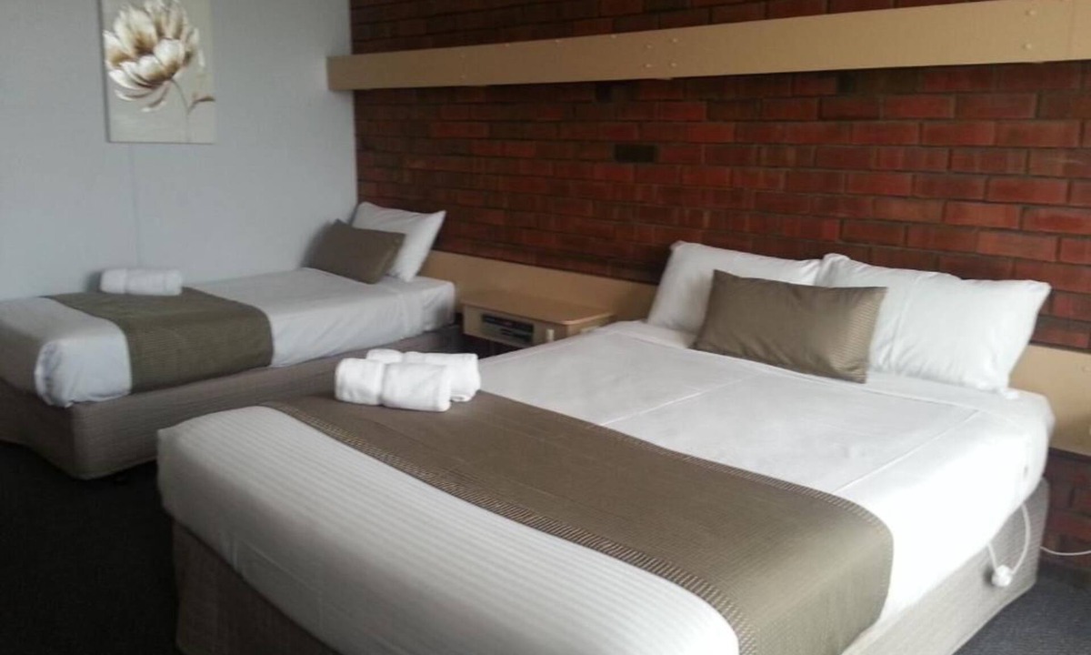 Shepparton South Hotel | Big Valley Lakeside Paradise Motor Inn