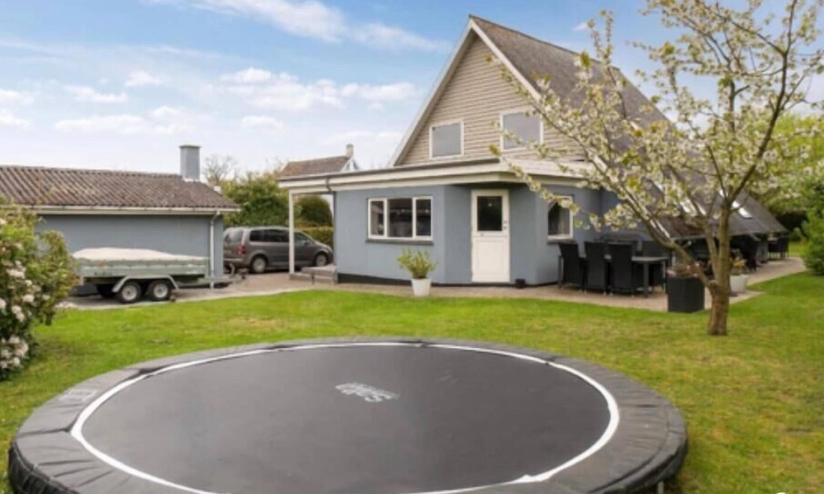 Stege Villa | Big villa near MØNS KLINT stege with Trampoline