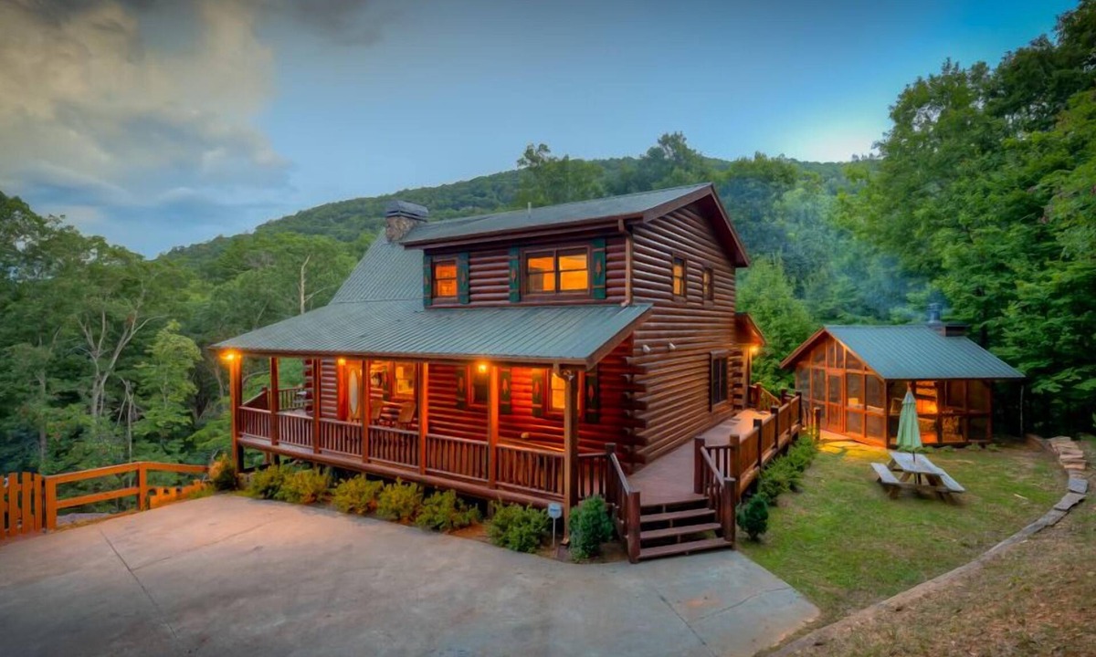 Necowa Cove Cabin | Bigfoot of Blue Ridge - Mountain View above Blue Ridge Lake | Hot Tub | Movie Room | Pool Table