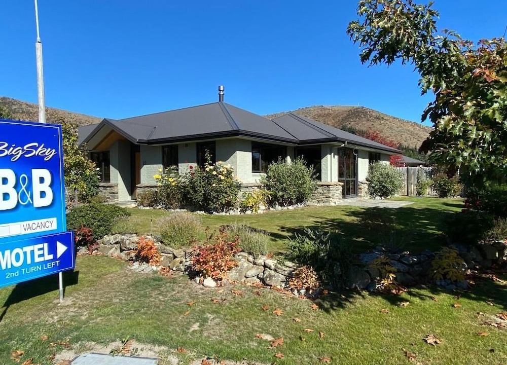 Omarama Hotel | BigSky Bed and Breakfast