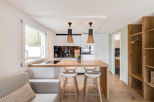 Leissigen Apartment | Bijou Lake Side Panorama - Seeblick und Erholung nahe Interlaken
