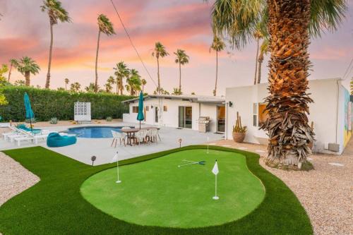 Racquet Club Estates House | Bikes-Pool-Spa-Fire Pit-Putting Green-Views-Large