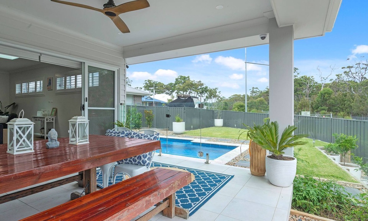 Vincentia House | Bikinis & Martinis - Jervis Bay