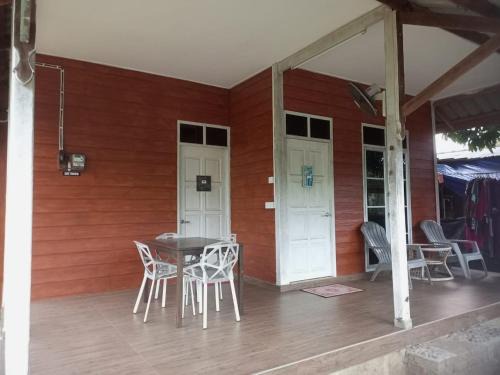 Kampung Gong Datok House | Bilik Bajet RM70-RM90