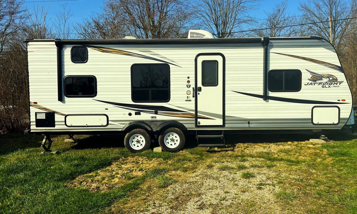 Helmsburg RV Rental | Bill Monroe Camper B