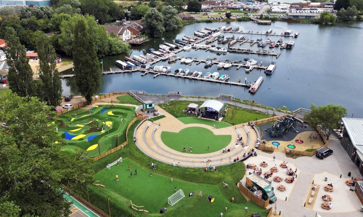 Great Houghton Ski Chalet | Billing Aquadrome Silver 3 Bed Caravan GP31