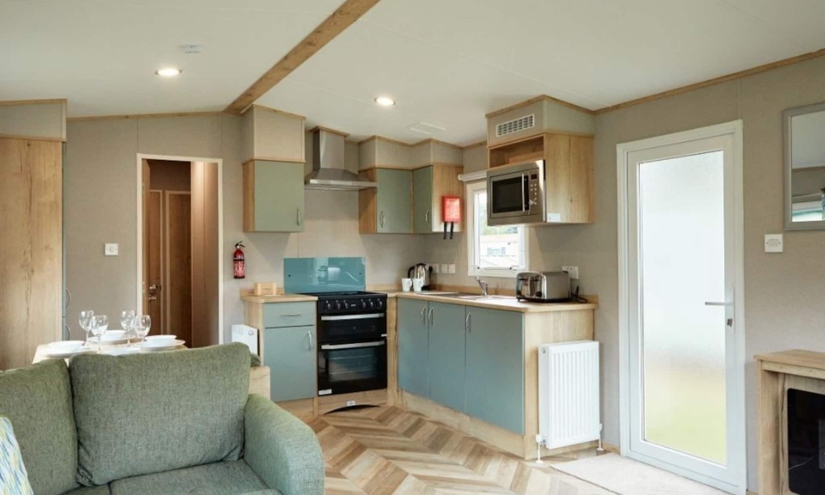 Great Houghton Ski Chalet | Billing Aquadrome Silver 3 Bed Caravan SI27