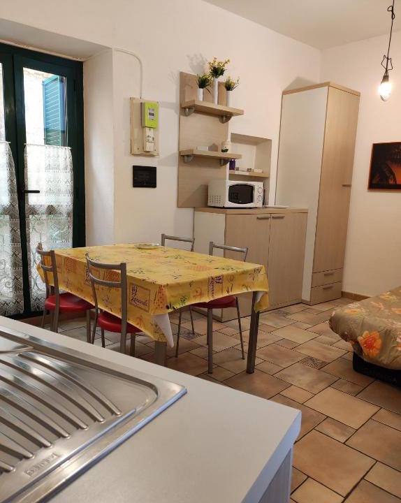 Old Town Apartment | BILOCALE NELLA VECCHIA CITTA' DI MENTONE