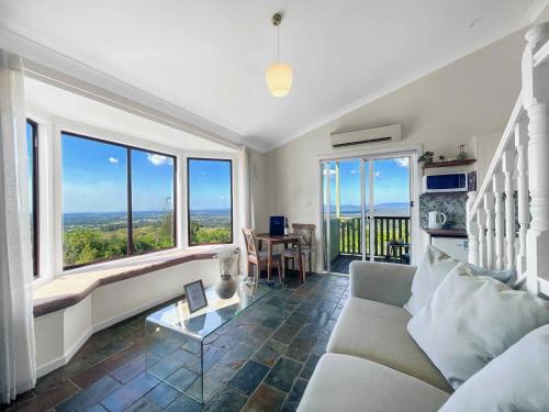 Mount View Apartment | Bimbadeen Estate Villa 4