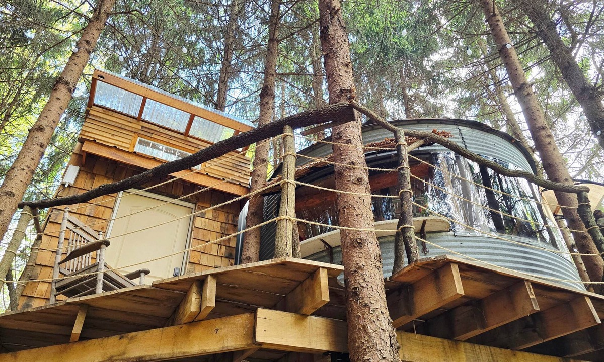 Smithsburg Cabin | Bin There Treehouse - A Grain Bin treehouse!