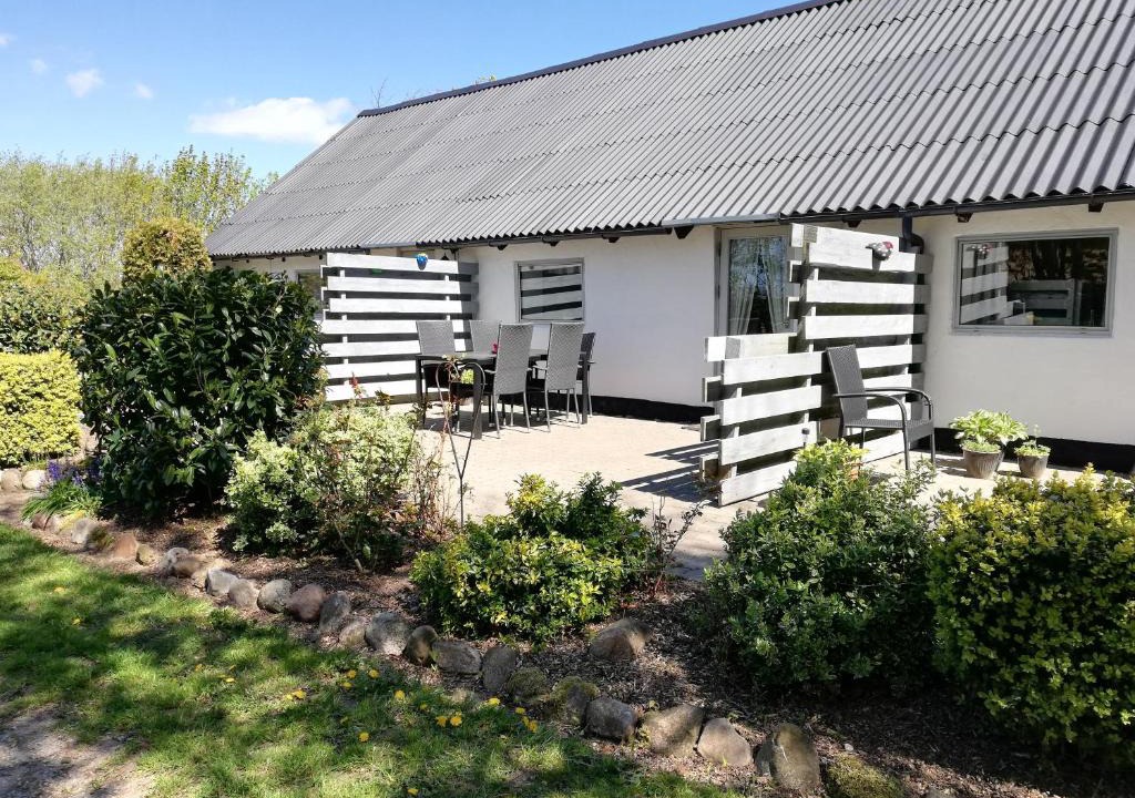 Give House | Bindesbølgård Farm Holiday