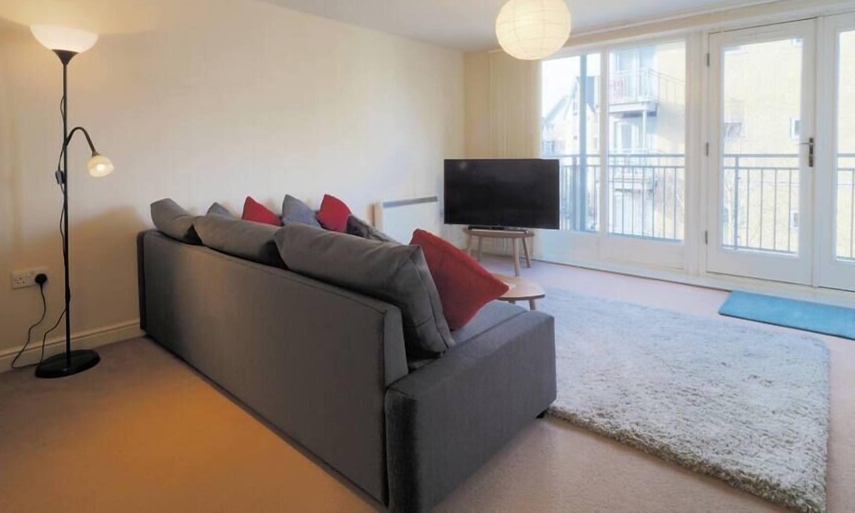 Canterbury Apartment | Bingley Court - Open plan apartment with parking
