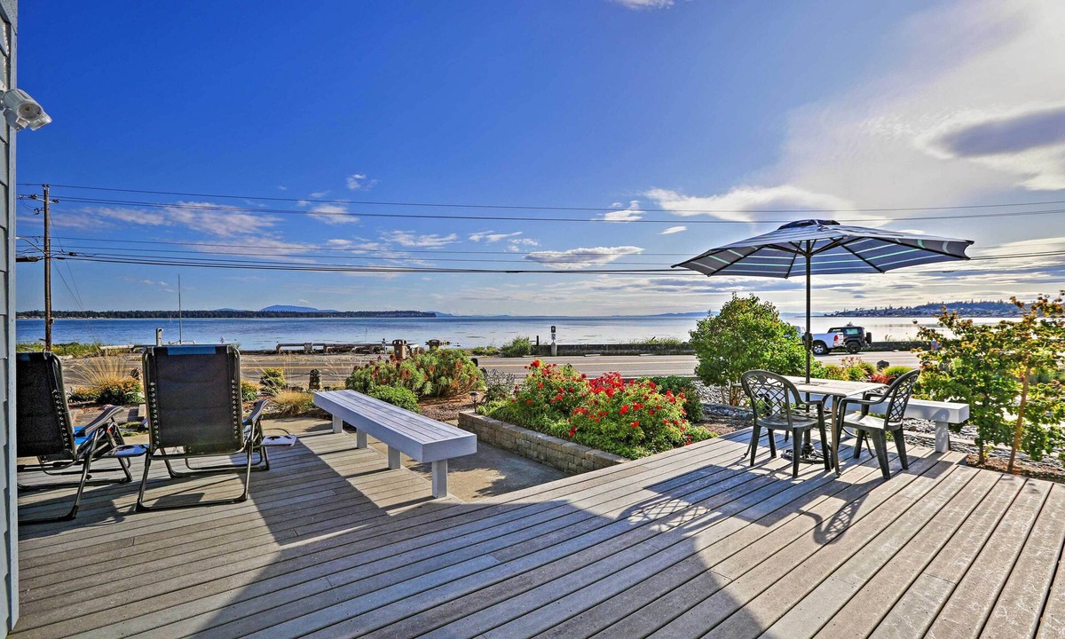Birch Bay House | Birch Bay Waterfront Home - Steps to Beach!