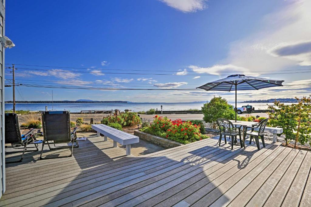 Birch Bay House | Birch Bay Waterfront Home - Steps to Beach!
