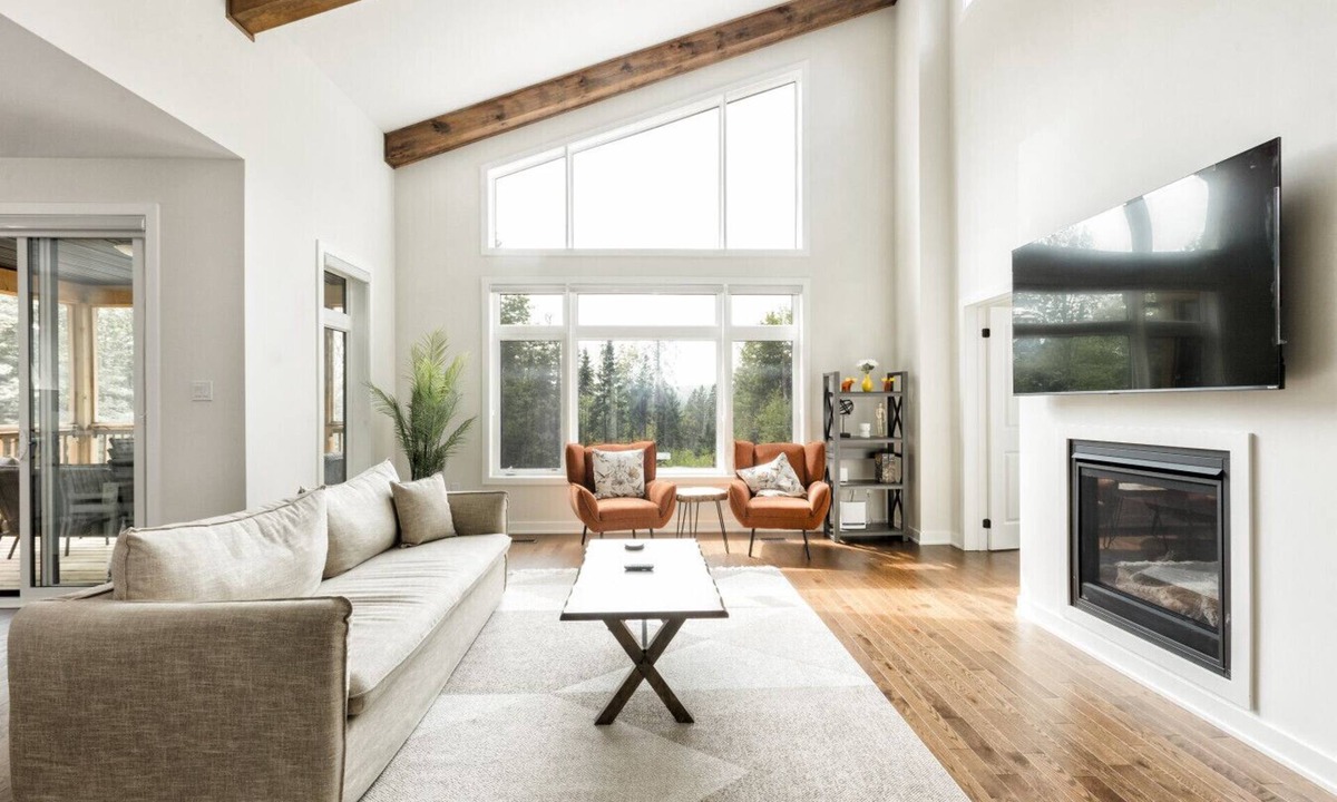 Dwight House | Birch & Blanket|BBQ|Firepit|Pingpong