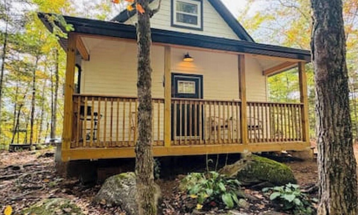 Kearney Cabin | Birchcliff Retreats - Clifftop Cabin -B-