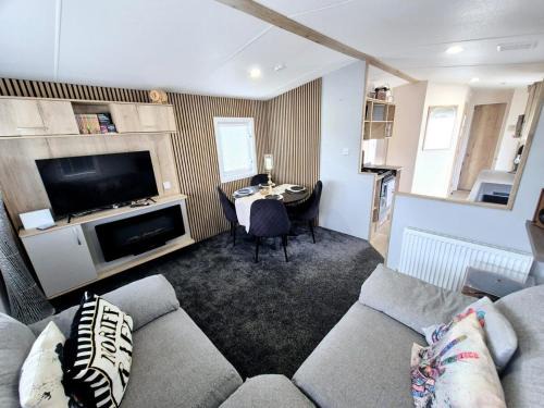 Isle of Thanet House | Birchington Vale Arizona