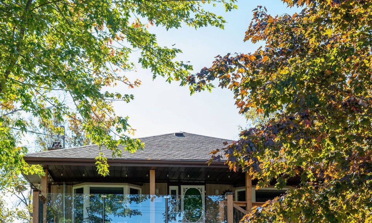 Kettle Point 44 House | Birchwood Beach House - Lakeview Full House