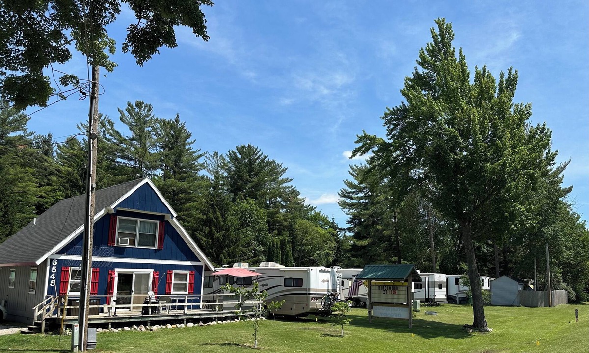 Cadillac Cabin | Birchwood Resort & Campground