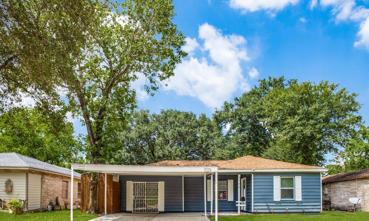 Houston House | Bird House Fully Equipped Home Near Downtown