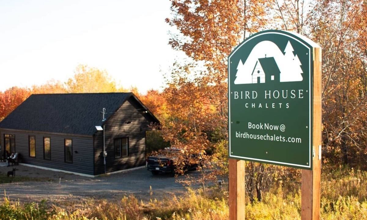 Central Hainesville House | Bird House Ski Chalet