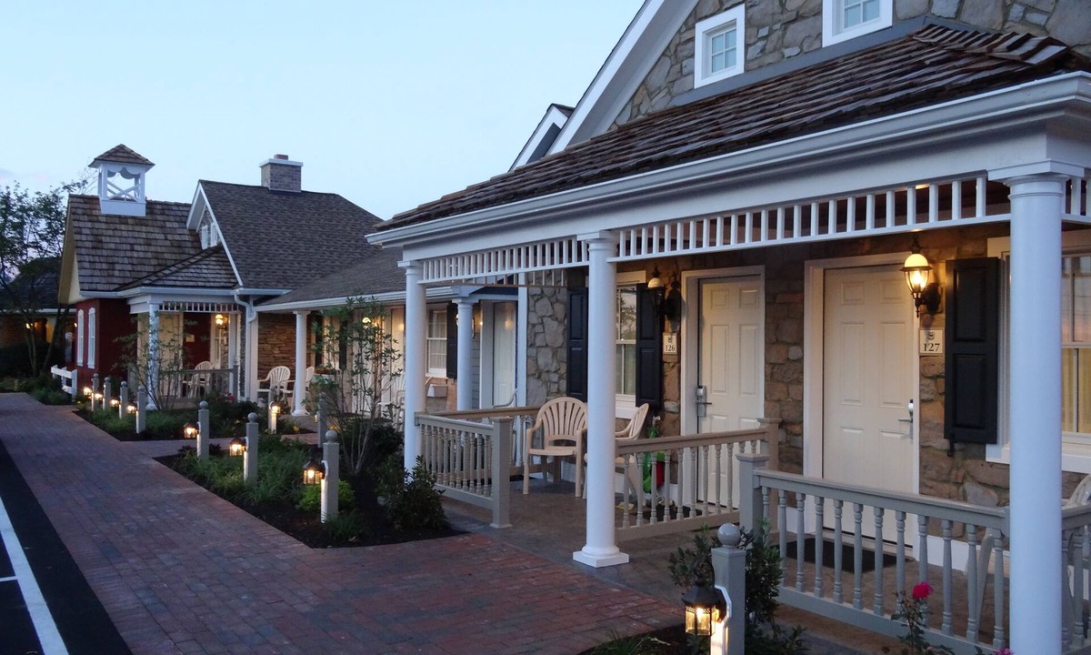 Bird In Hand Hotel | Bird in Hand Family Inn