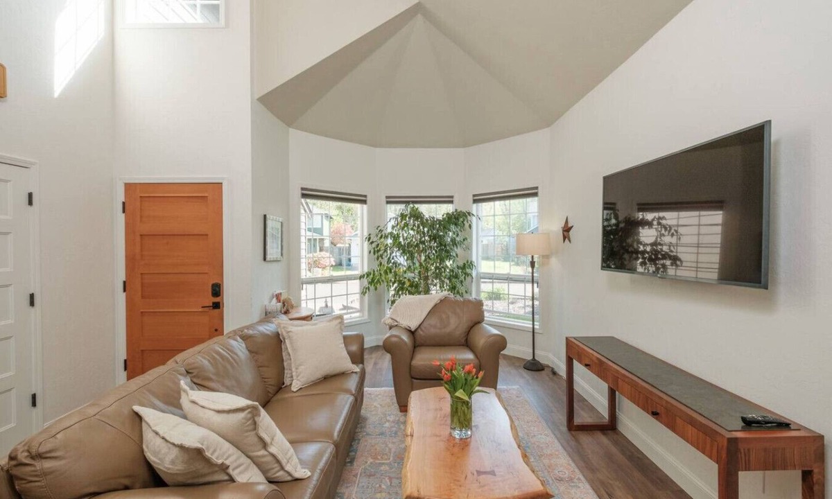 Corvallis House | Birdie Abode