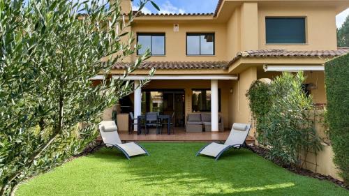 Pals House | Birdie Club 31