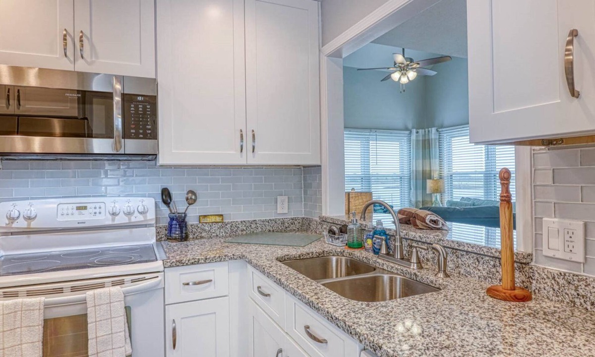 Rockport Condo | Birds I View by Miss Kitty’s