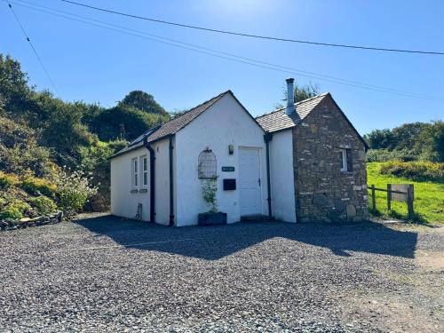 Castle Douglas House | Birds Nest