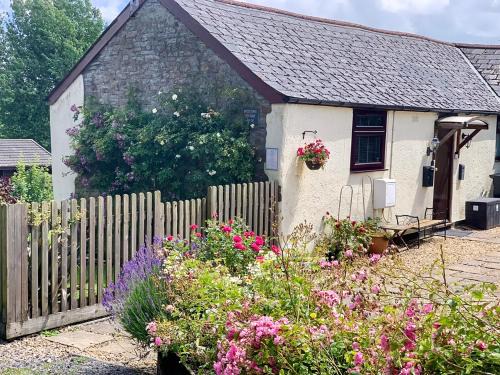 Woolfardisworthy House | Birdsong Cottage