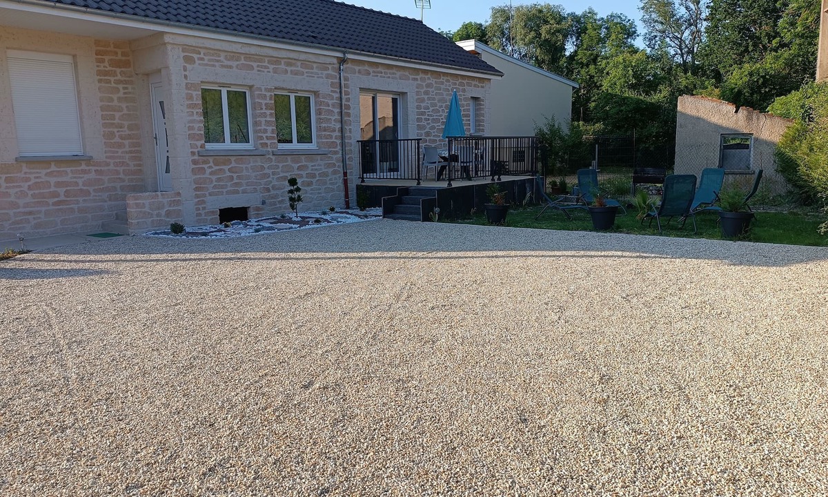 Troyes House | Birdsong