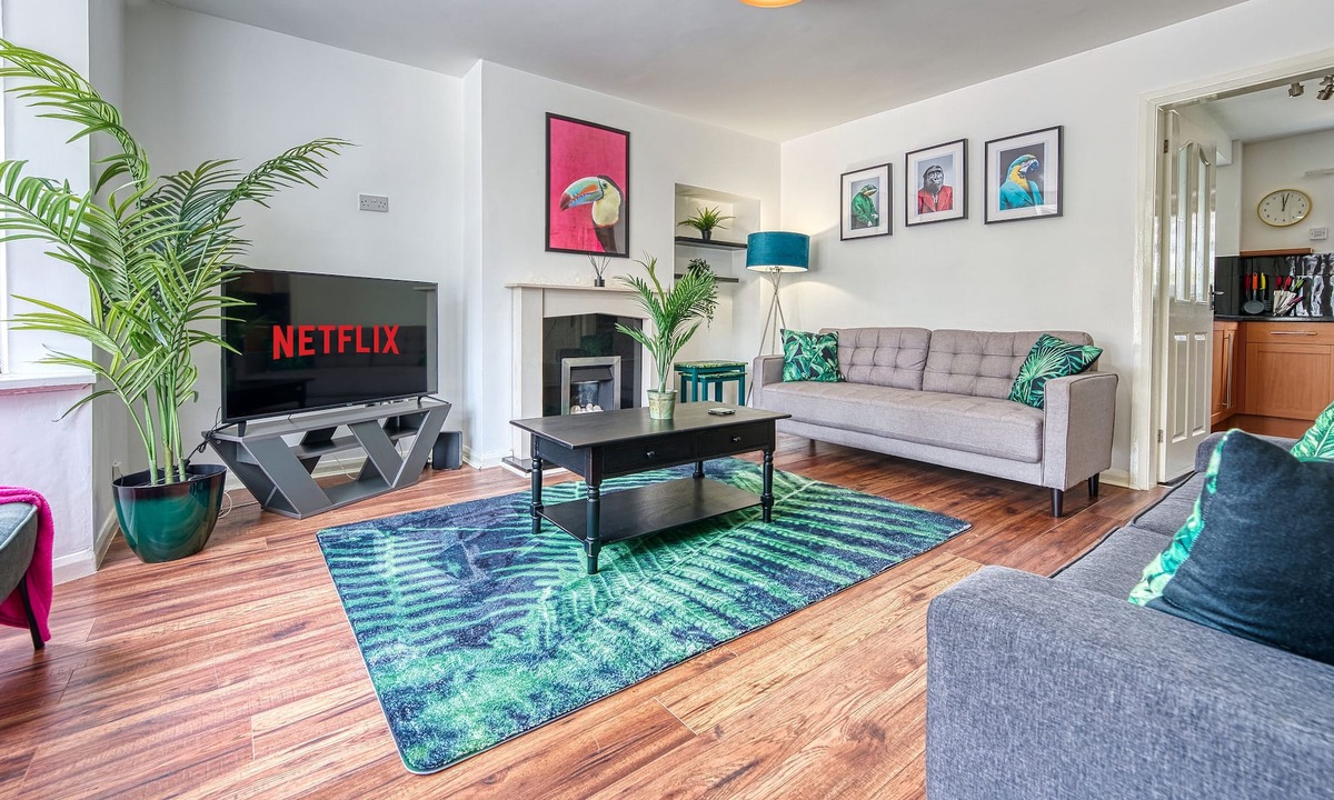 Erdington House | ★ Birmingham ★ Contractors ★ 3 bedrooms ★